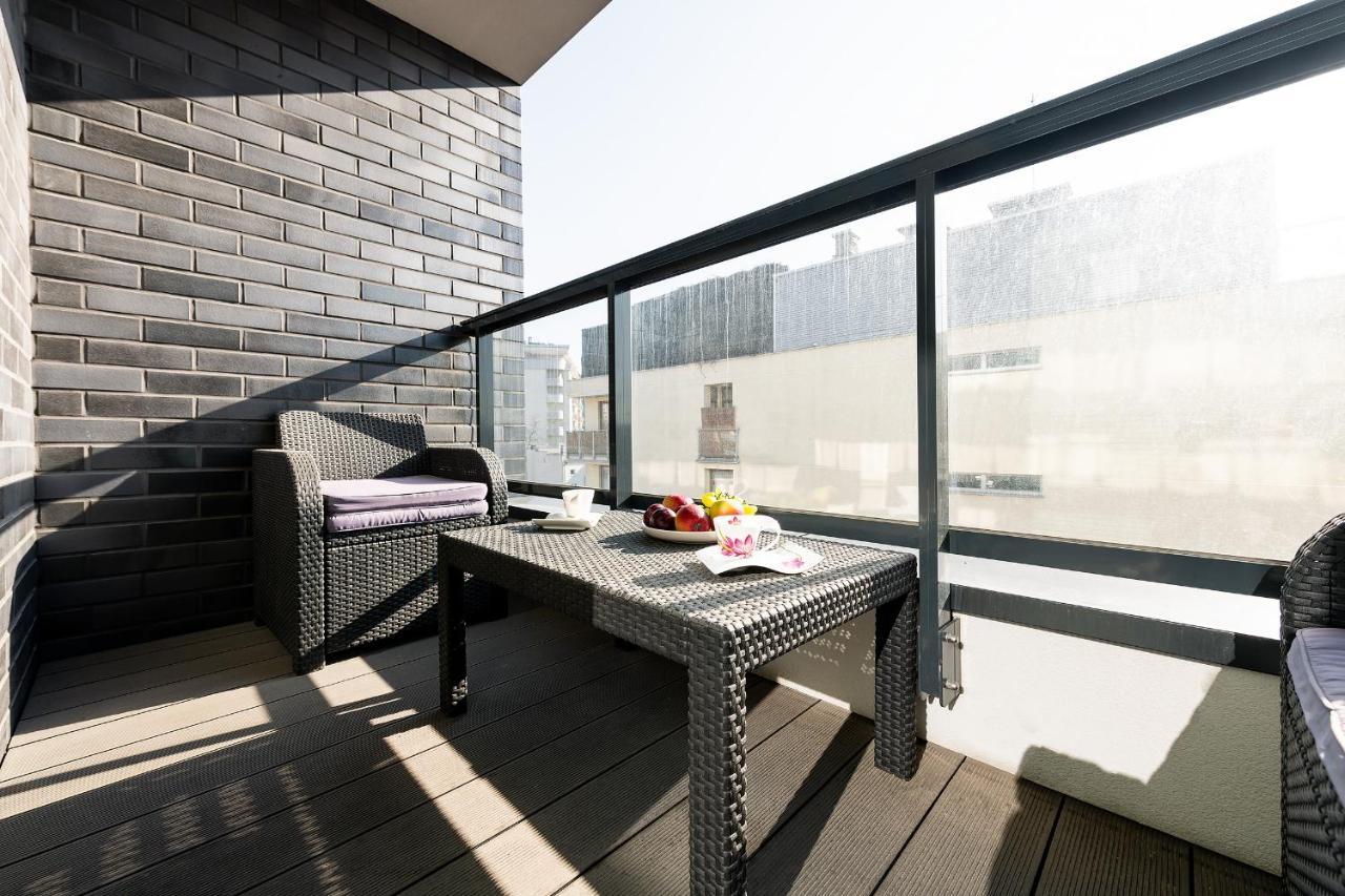 Airport Lirowa - P&O Serviced Apartments Варшава Екстер'єр фото
