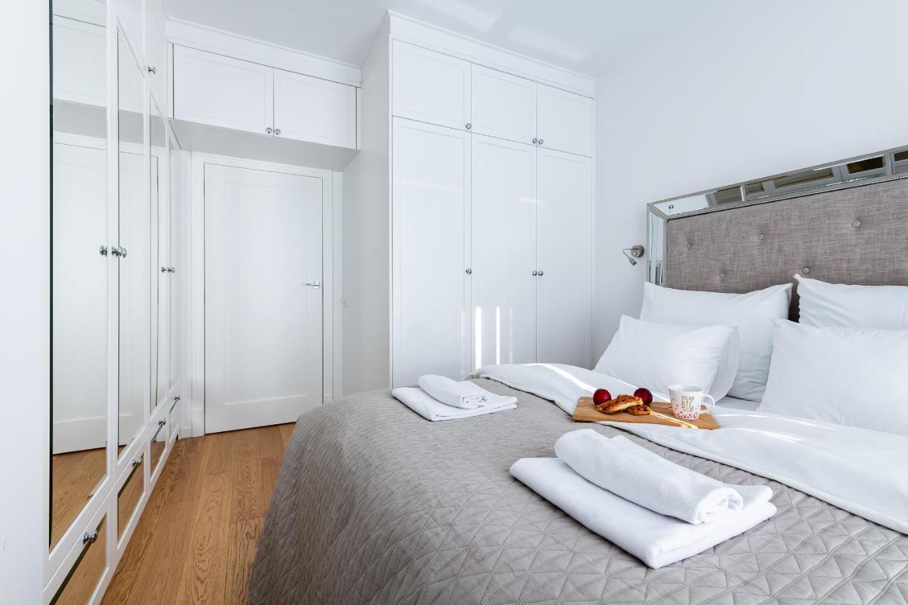 Airport Lirowa - P&O Serviced Apartments Варшава Екстер'єр фото