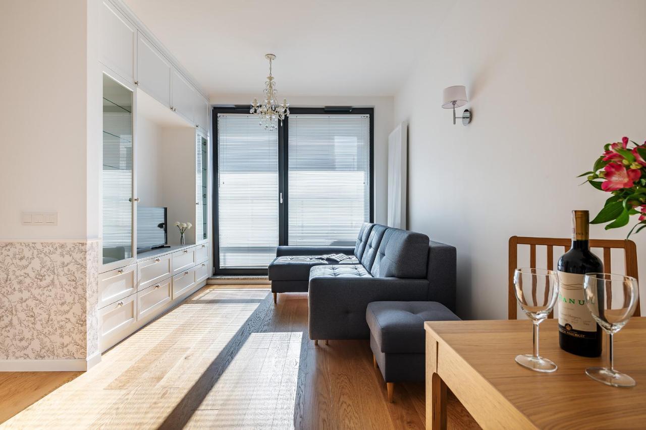 Airport Lirowa - P&O Serviced Apartments Варшава Екстер'єр фото
