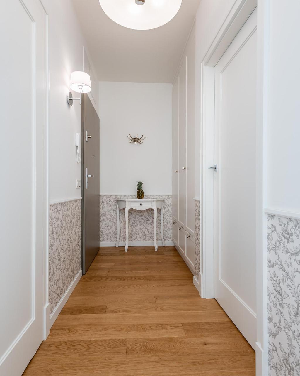 Airport Lirowa - P&O Serviced Apartments Варшава Екстер'єр фото